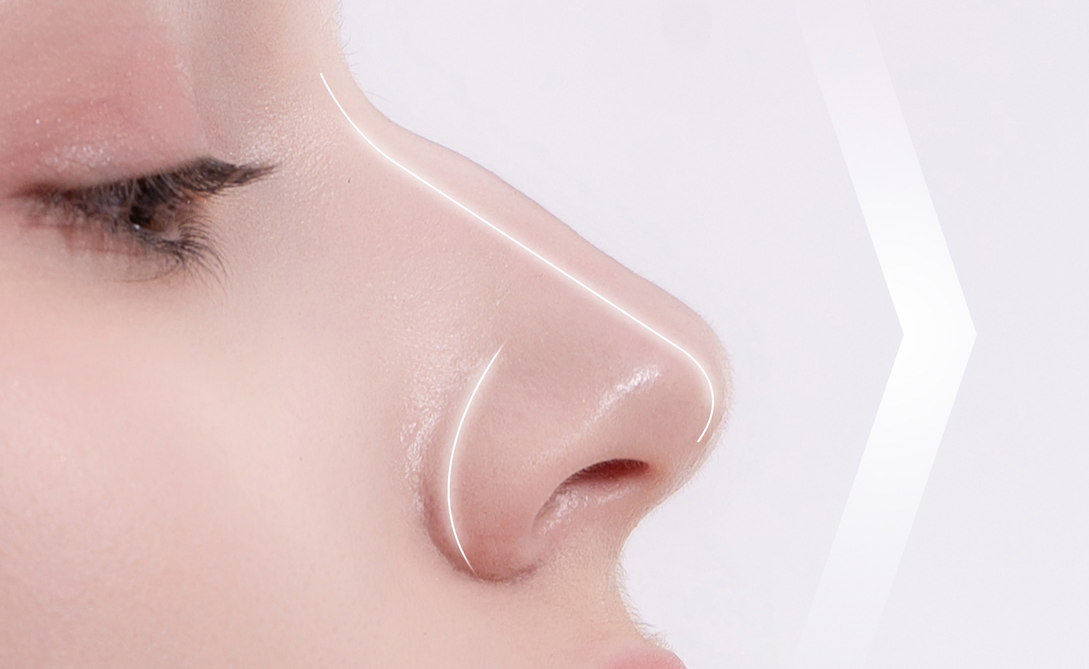 يُعزّز نعومة ودقّة ملامح الوجه بالكامل يُعزّز نعومة ودقّة ملامح الوجه بالكامل